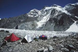 Acampamento base no K2