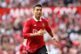 Depois da bronca, Ten Hag acha que Ronaldo “pode encaixar” no Manchester United, mas “tem de recuperar a forma e mostrar o que vale”