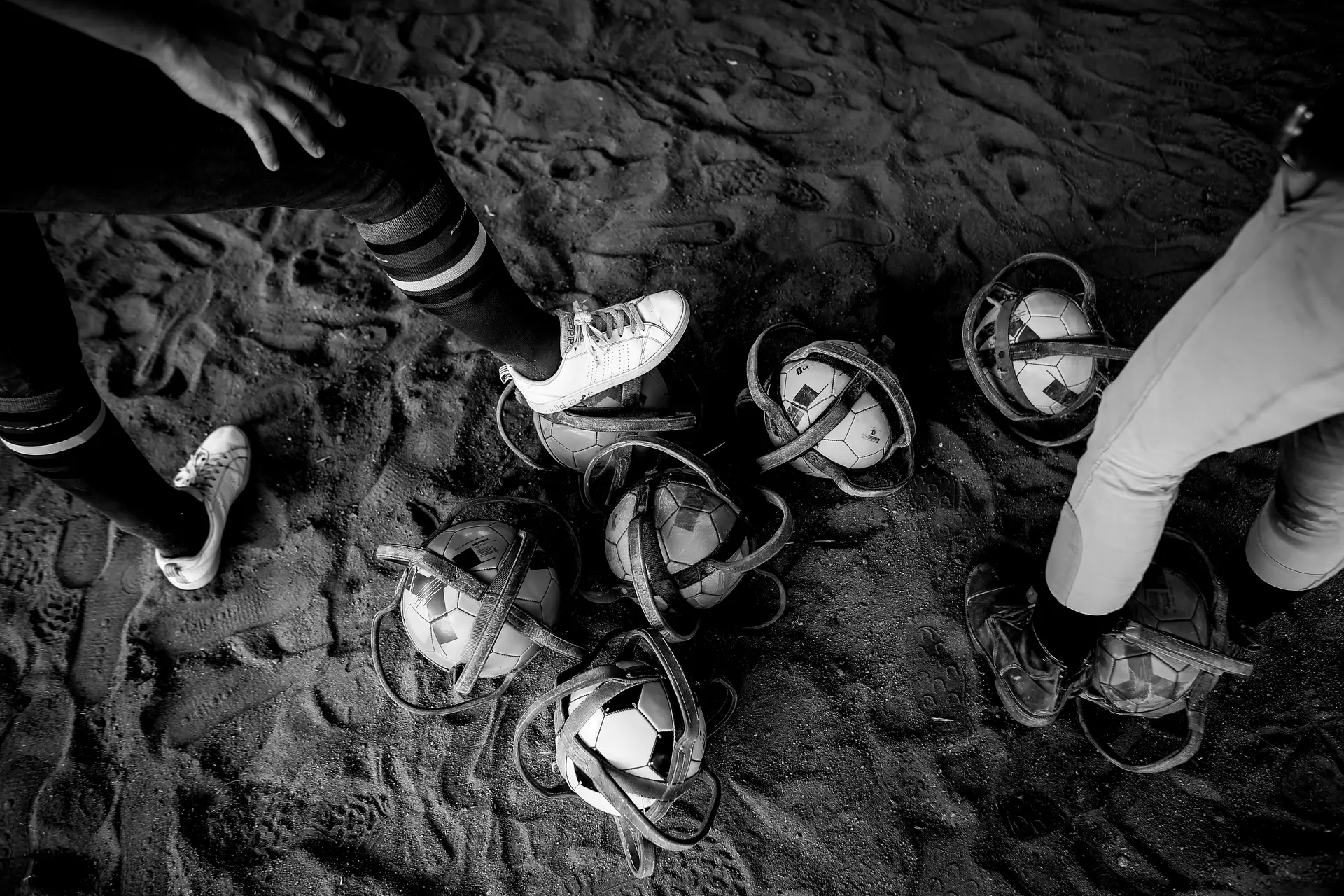 Mulher Durante Um Jogo De Bola De Cavalo Imagem Editorial - Imagem de  jogador, arena: 195607450
