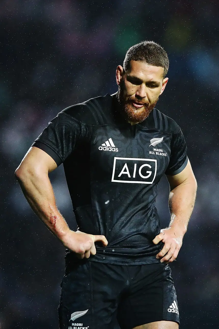Há a iminência oval de um ex-All Black jogar pela Austrália. E o râguebi faz mira aos novos critérios que facilitam a troca de seleções