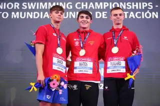 Depois do bronze nos Europeus, Diogo Ribeiro vence o ouro nos Mundiais juniores de natação