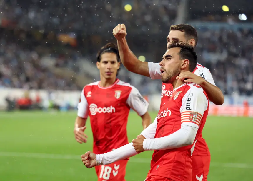 Dia de sorteios. FC Porto, Benfica, Sporting e SC Braga conhecem  adversários das competições europeias