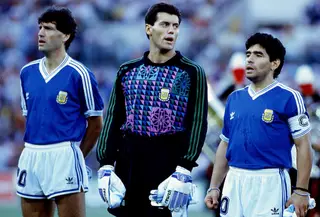 Juan Simón (à esquerda), Goycochea e Maradona, antes da final do Mundial 1990
