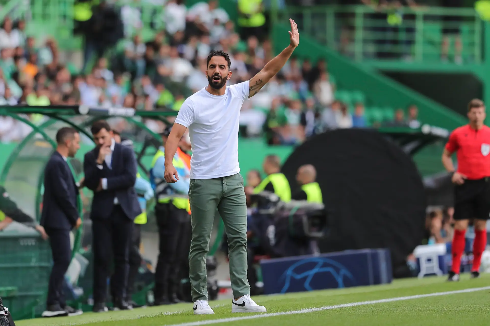Rúben Amorim: “Há três semanas havia crise no Sporting, tudo estava errado. Os rapazes estão de parabéns, hoje podem festejar um bocadinho”