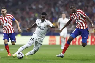 La Liga condena “discurso de ódio” dirigido a Vinícius Jr., jovem avançado do Real Madrid, durante o encontro com o Atlético Madrid