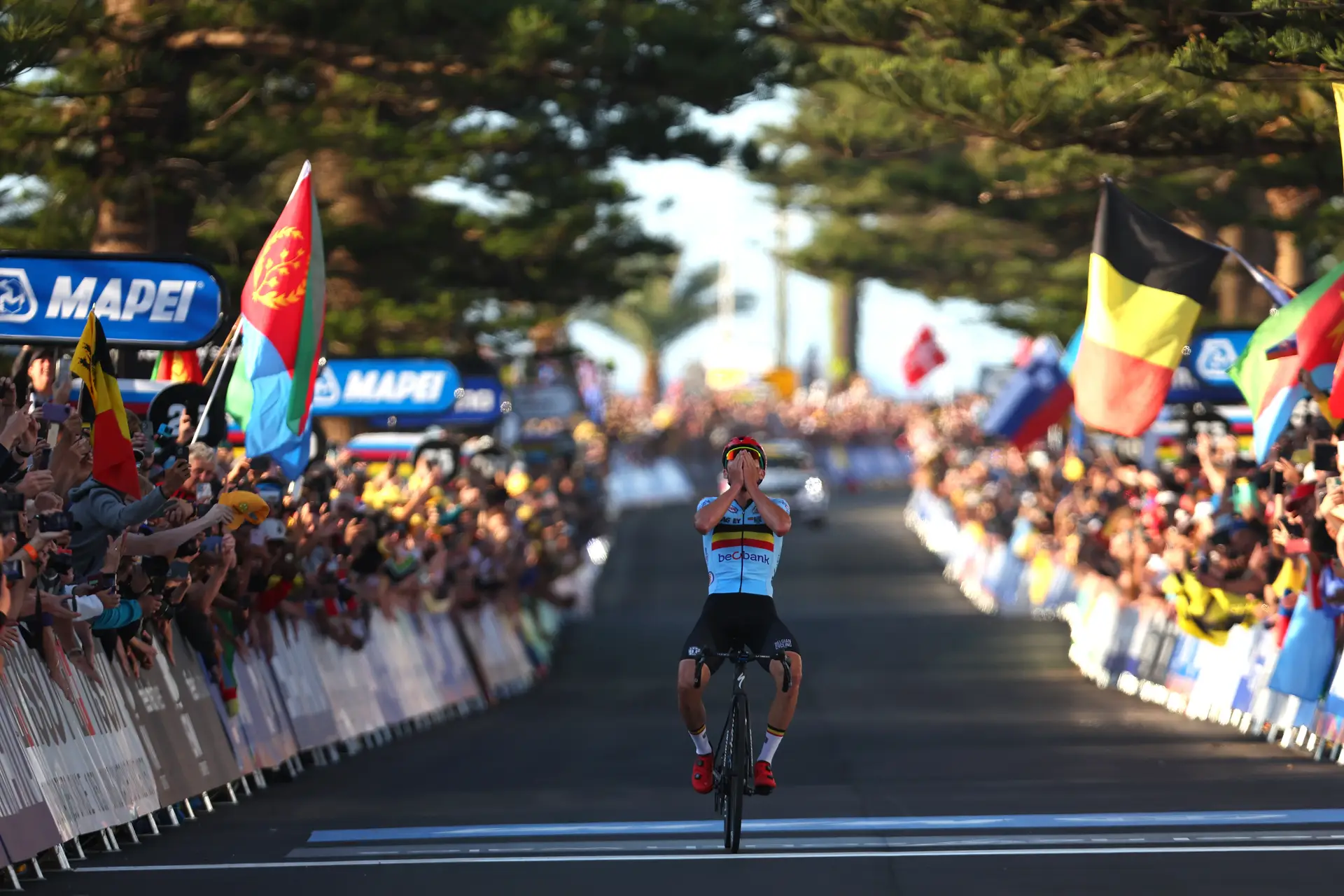 Remco Evenepoel é o novo campeão mundial de fundo