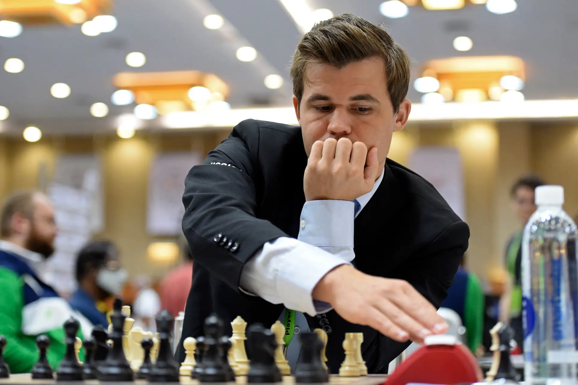 Xadrez - Magnus Carlsen amassando com FACILIDADE! (Kaugamemods