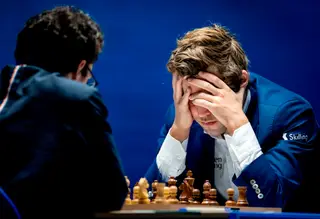 “Qualquer pessoa com telemóvel arrisca-se a ser o melhor jogador do mundo. É doping tecnológico”: Carlsen, a batota e o xadrez no século XXI
