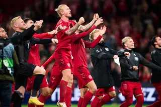 Organização do Mundial critica Hummel, marca que veste a seleção da Dinamarca, por “desvalorizar” progressos no Catar