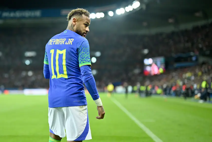 Neymar deve jogar na mesma liga que Vini Jr