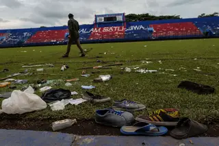 Dois meses depois da tragédia, o futebol regressou aos estádios da Indonésia
