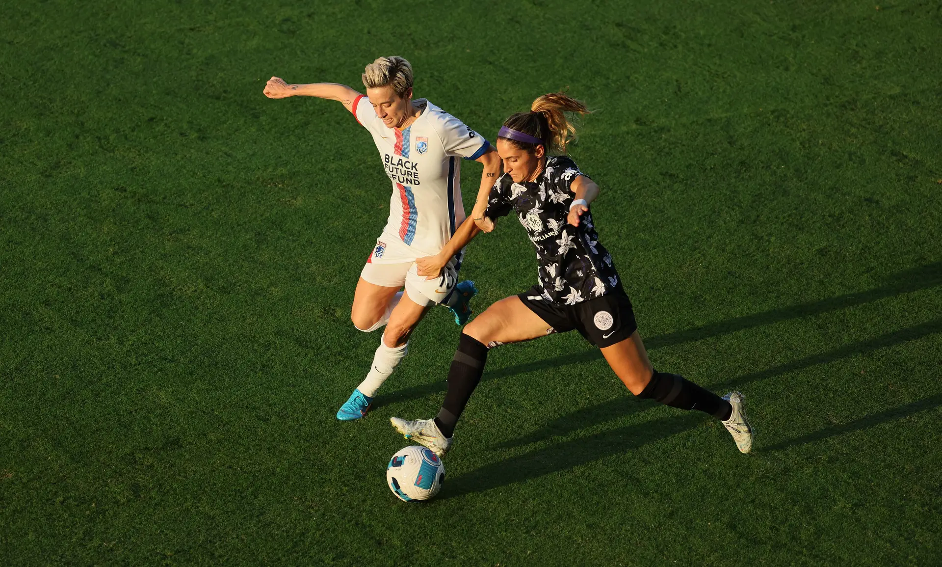Nos EUA, país bicampeão mundial de futebol feminino, há uma liga “onde os abusos e más condutas sexuais são sistémicos”