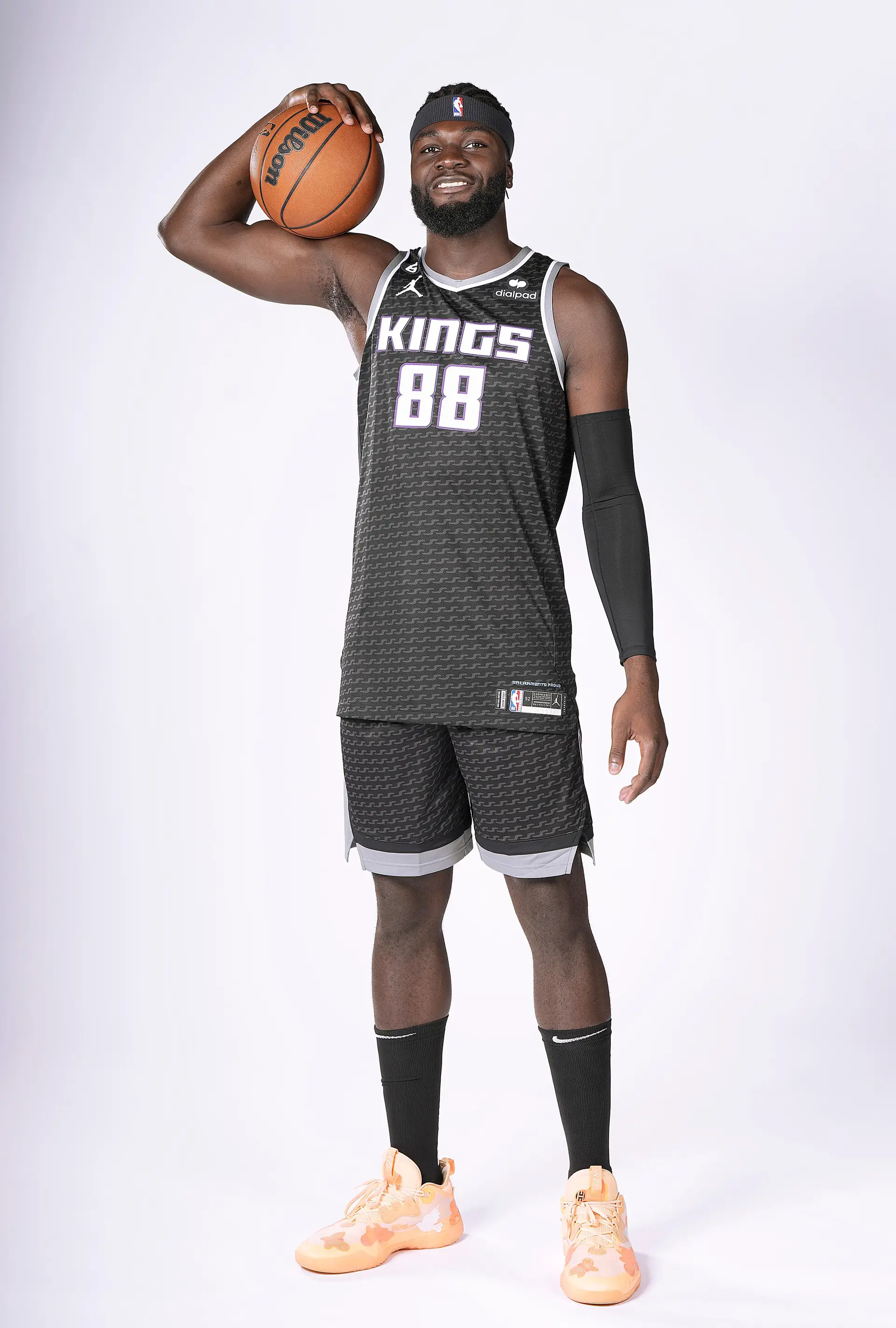 A estreia de Neemias Queta na pré-época dos Sacramento Kings valeu-lhe quatro pontos