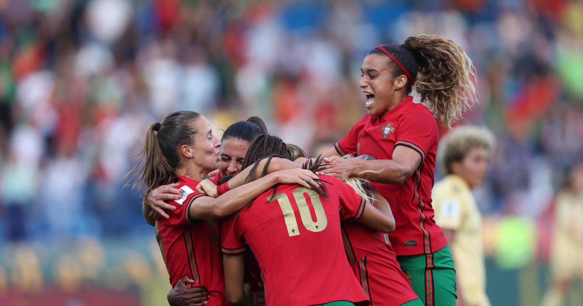 Portugal jogo 'play-off' do Mundial 2023 feminino em Vizela e Paços de  Ferreira —