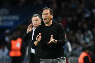 Roger Schmidt: “Jogar duas vezes assim contra o PSG diz muito sobre a qualidade e a atitude dos jogadores”