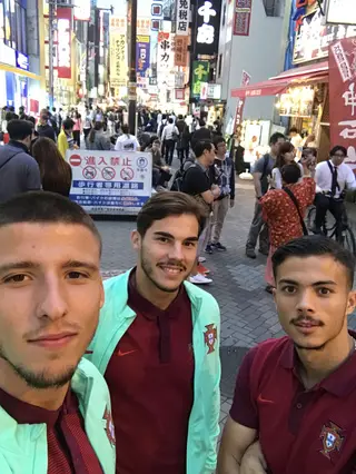 Rúben Dias, Yuri Ribeiro e Diogo Gonçalves, em representação da seleção sub-21