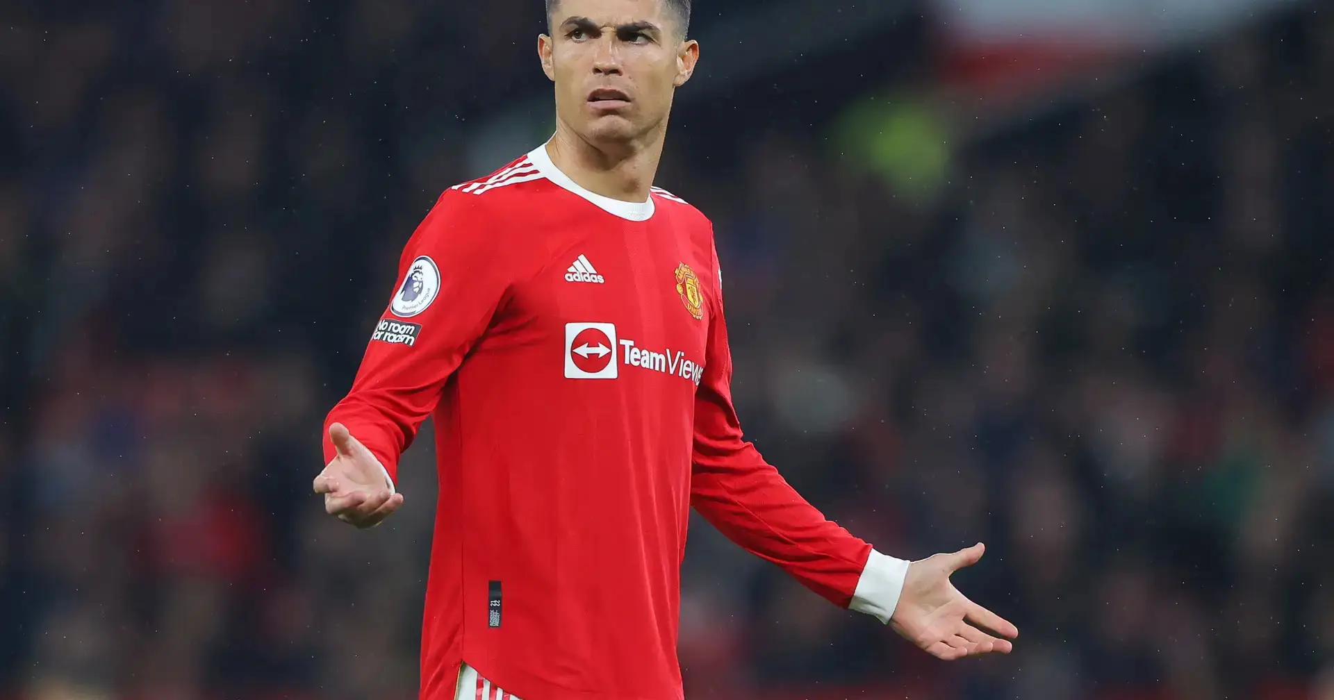 Cristiano Ronaldo é afastado pelo Manchester United por
