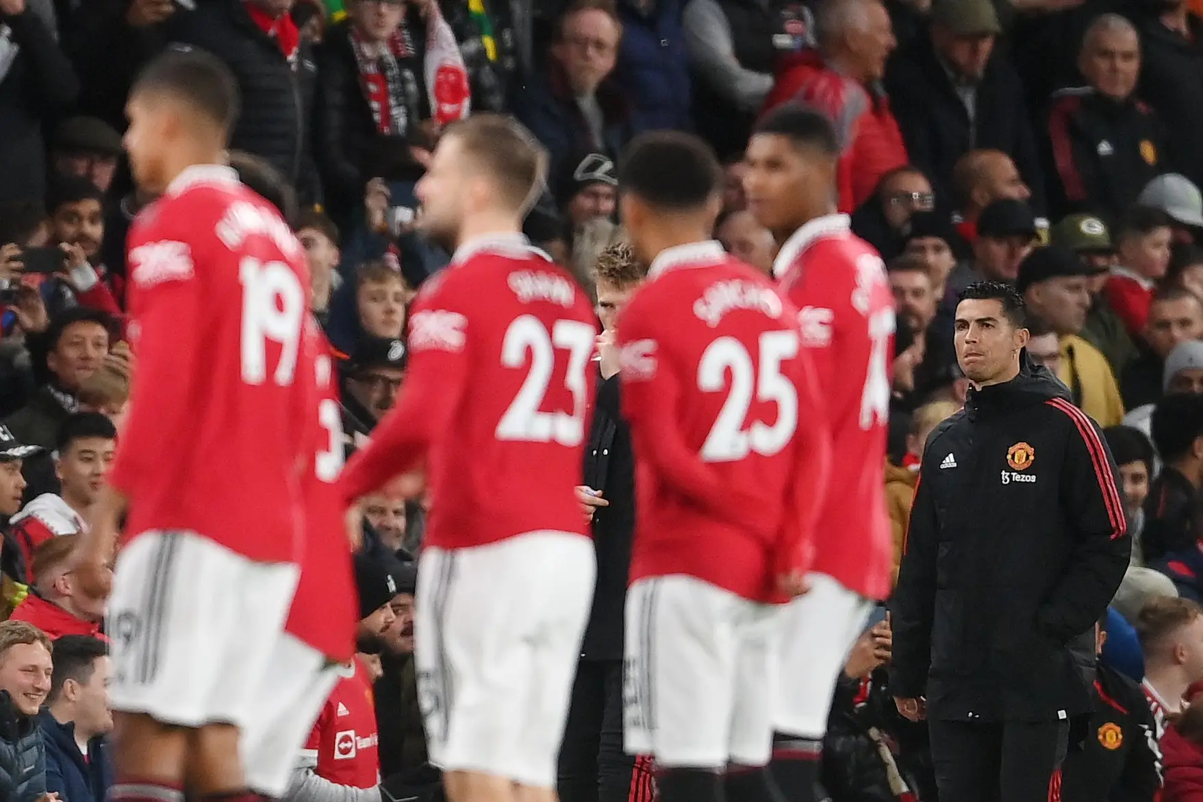 Ronaldo abandonou o banco antes dos 90’ do United-Tottenham e treinador diz: “O que vimos foram 11 jogadores que atacam e defendem”