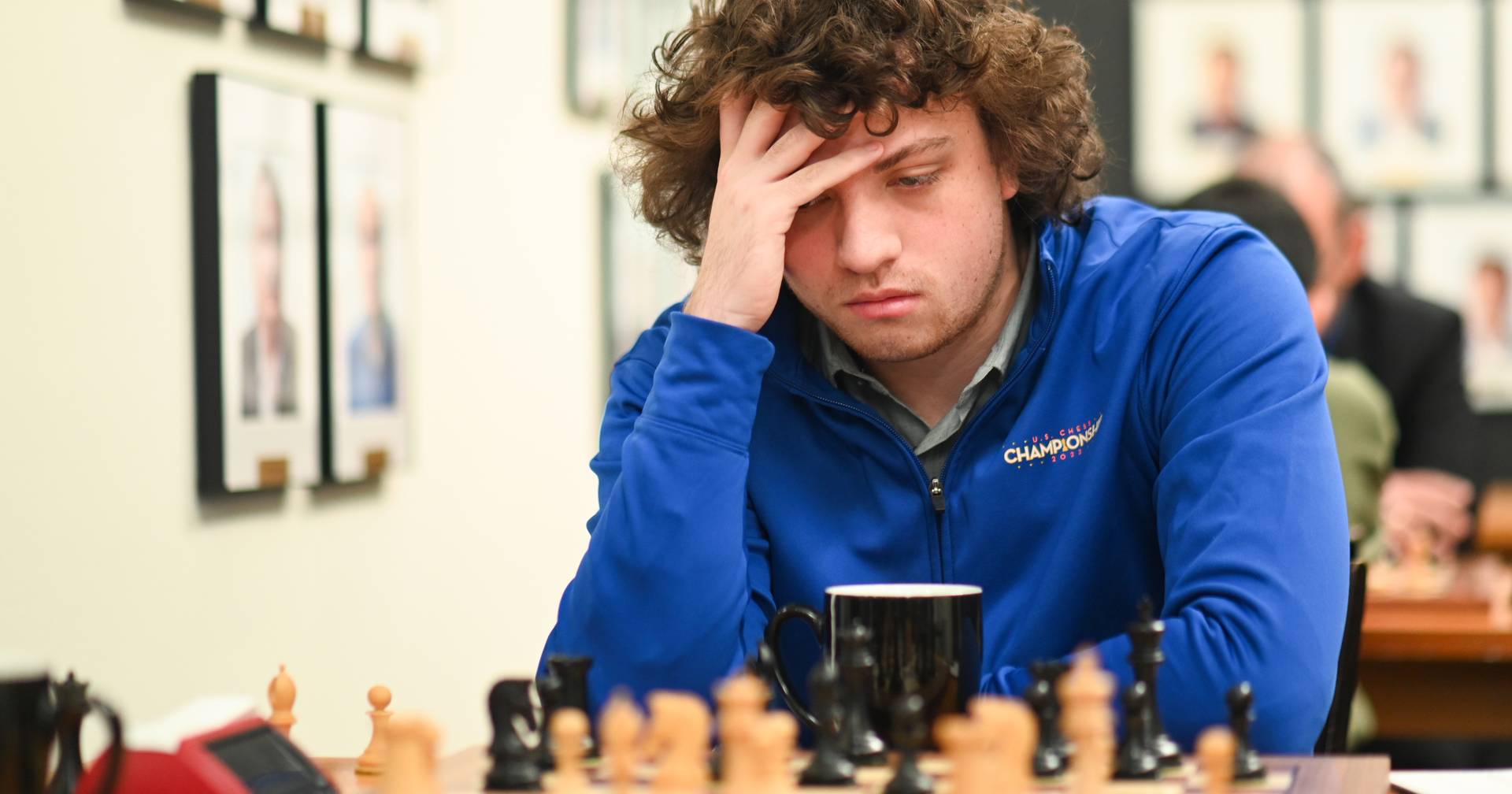 O problema da batota no xadrez: basta um smartphone e qualquer “jogador  fraco” pode “derrotar um Grande-Mestre”