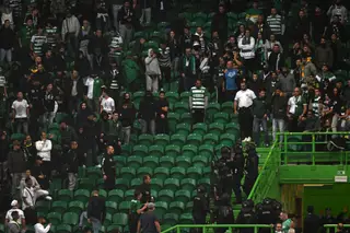 Sporting-Casa Pia: clube repudia violência na bancada, promete colaborar ativamente com a polícia e interrompe conversas com Juve Leo