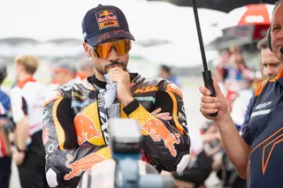 Moto GP: Miguel Oliveira abandona corrida depois de ser abalroado por  Quartararo - SIC Notícias