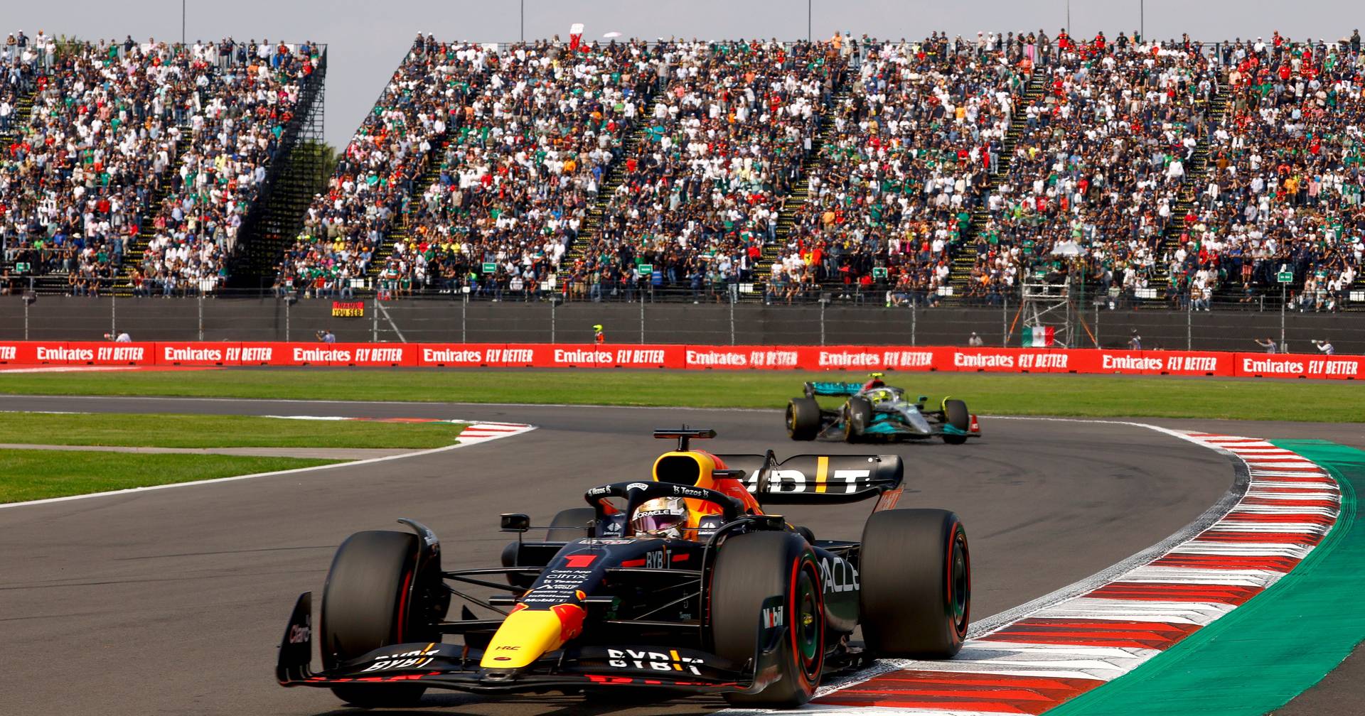 F1: Verstappen lidera primeiro treino do GP do México