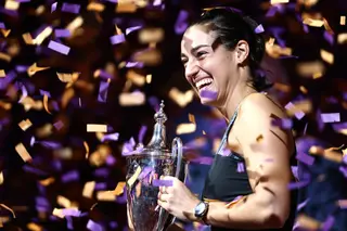 Da queda à glória, Caroline Garcia ganha WTA Finals aos 29 anos. É o maior título da carreira da francesa