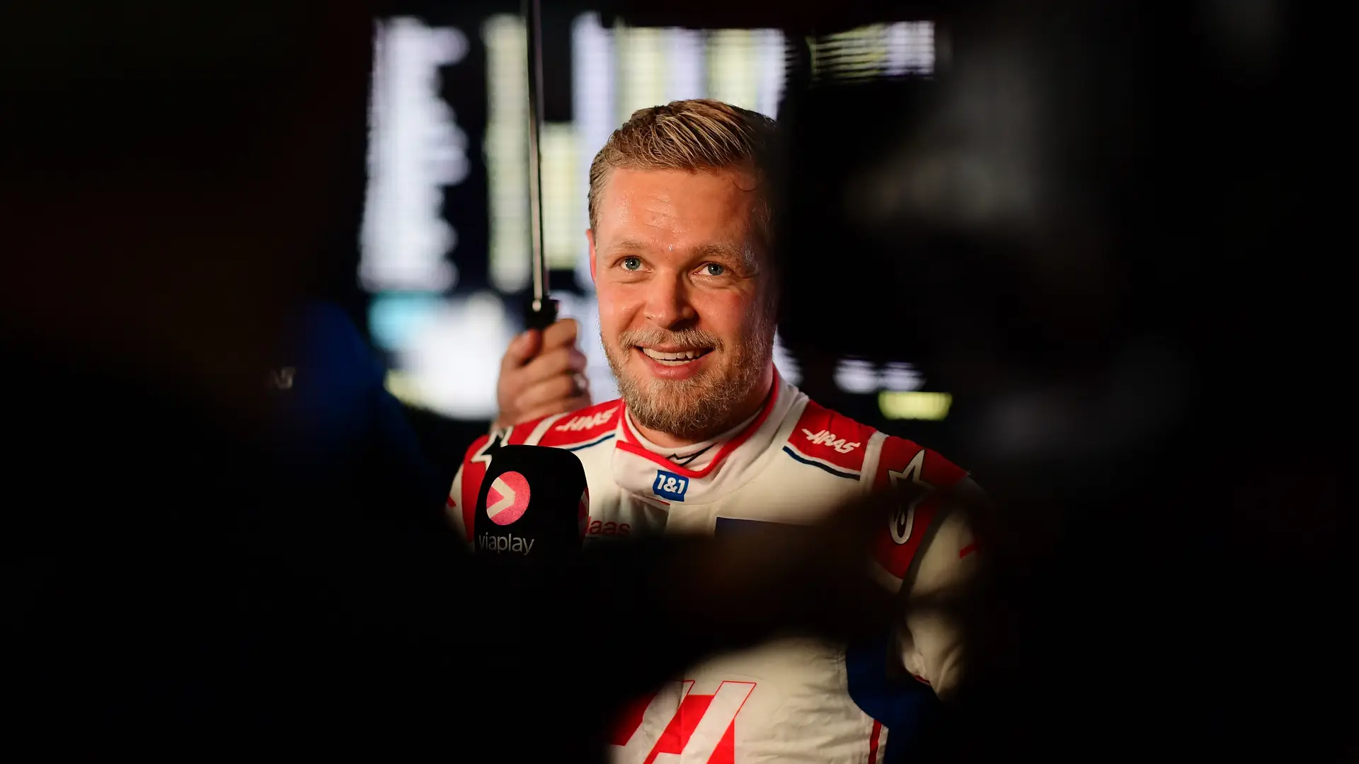GP São Paulo. E eis que a chuva e um acidente deram a Kevin Magnussen e à Haas a primeira pole da sua história