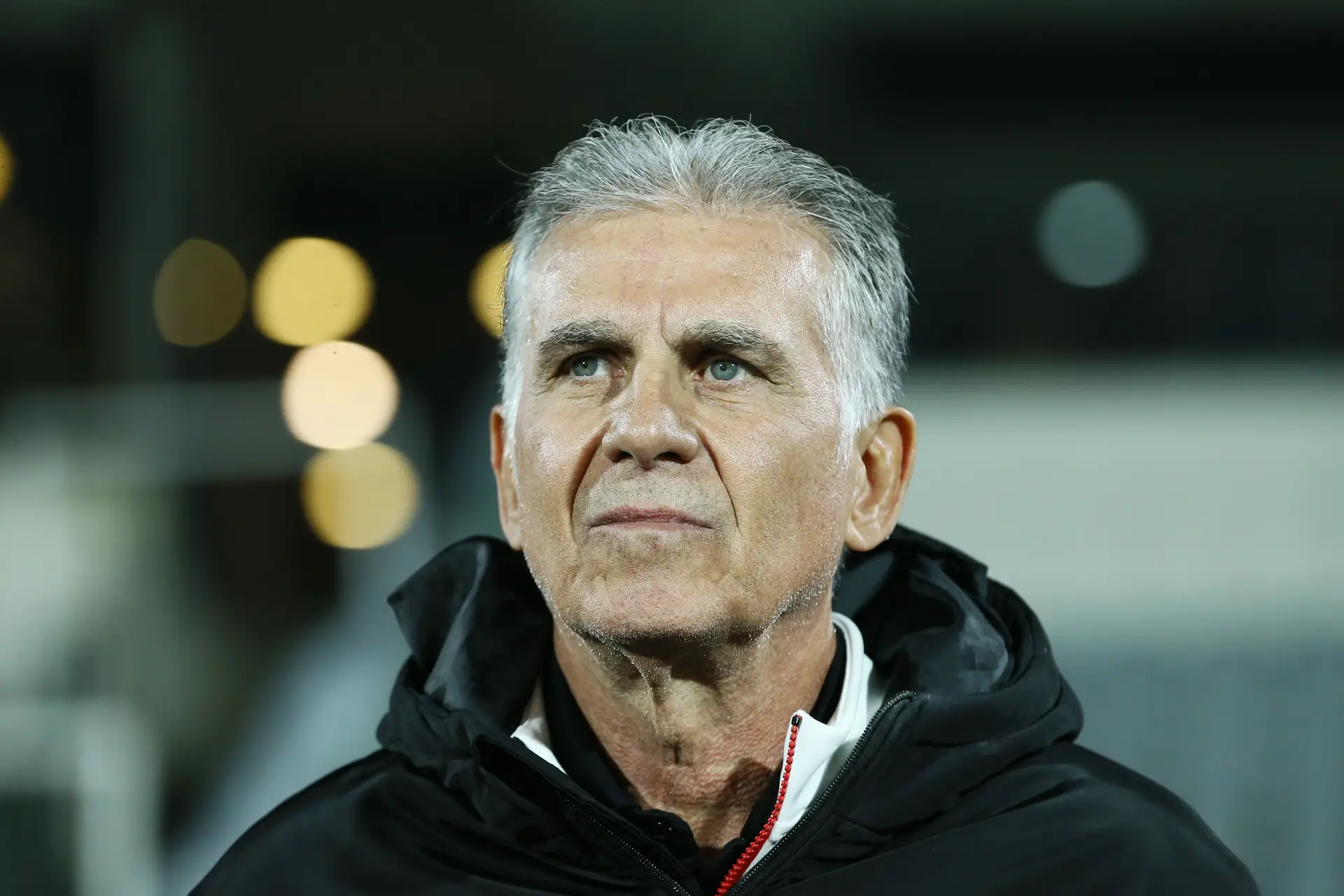 “Quanto é que me paga para responder a essa pergunta?”: Carlos Queiroz foi questionado sobre a opressão às mulheres no Irão
