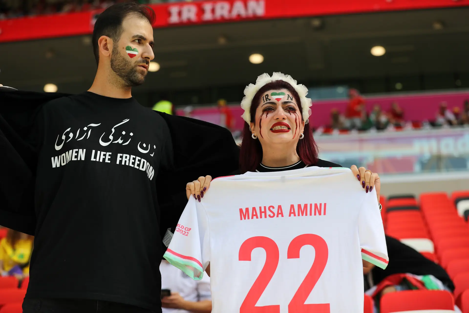 Agora que Irão e Catar foram eliminados, FIFA já vai permitir mensagens de apoio à comunidade LGBTQI+ e às mulheres iranianas