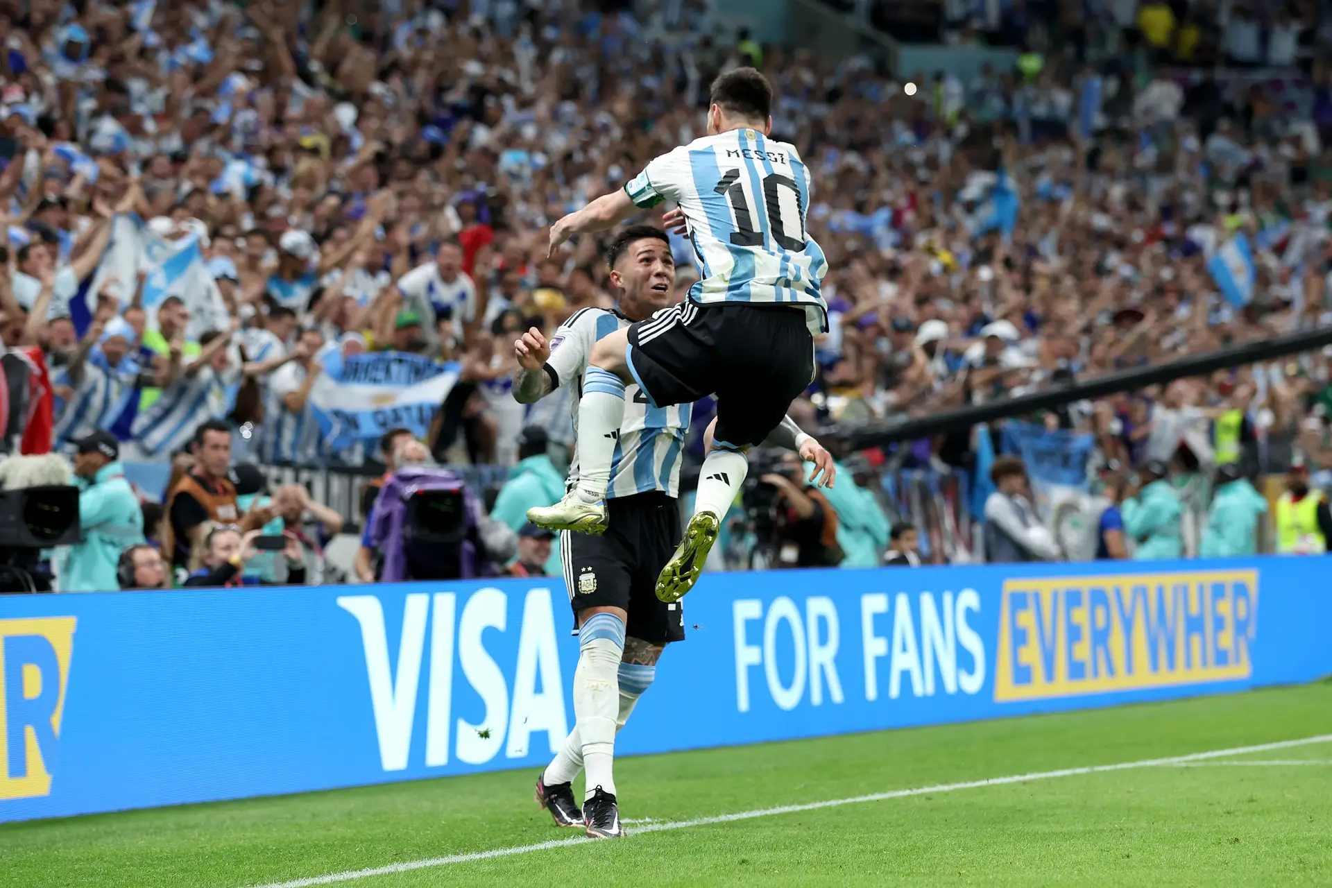 Messi e Enzo: os génios que dão vida à Argentina 