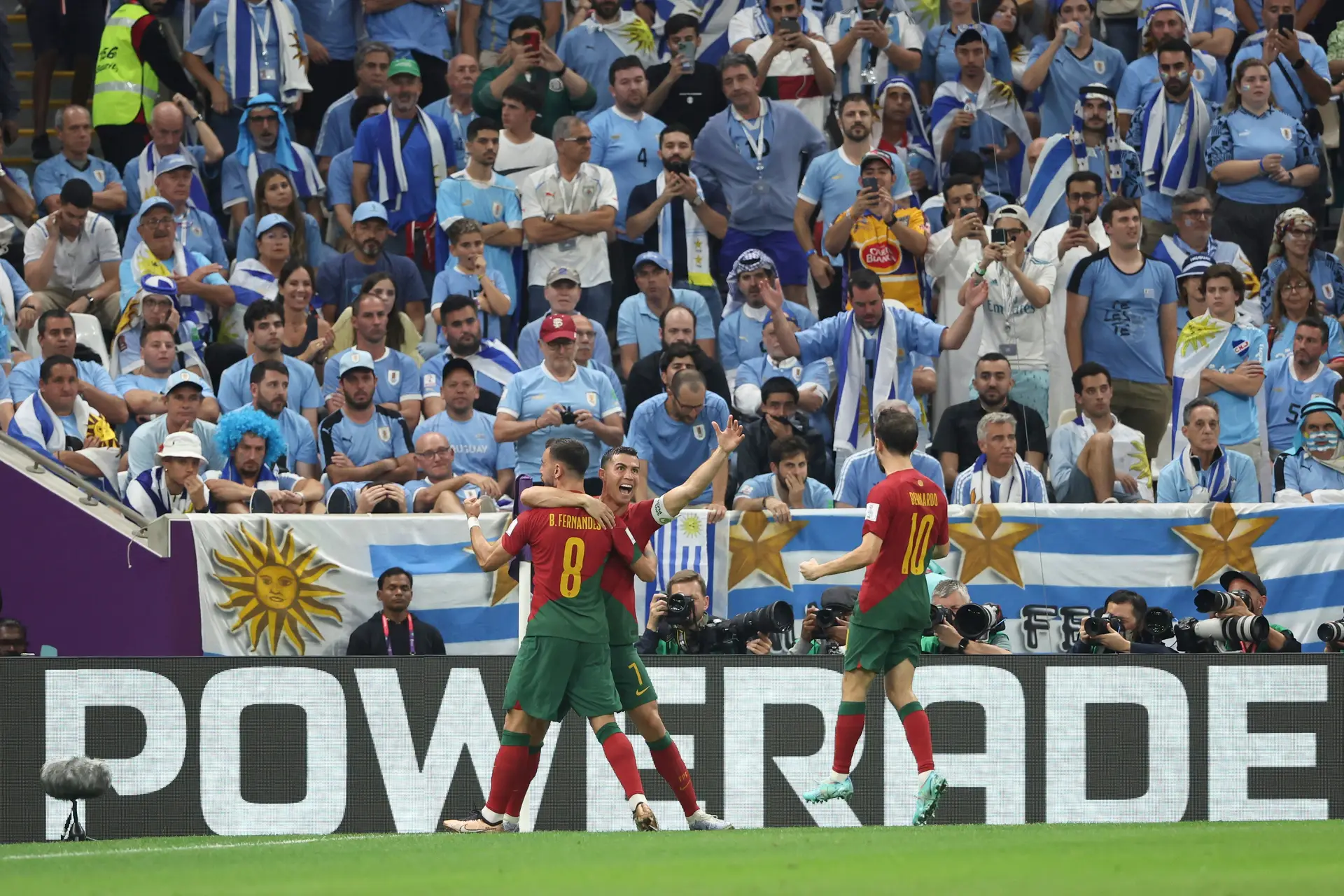 Portugal - Uruguai. Sem sol e à sombra, Bruno foi feliz no relvado onde plantaram um arco-íris