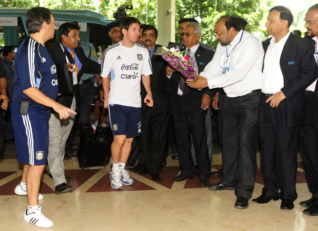 Messi, recebido em Daca para o amigável entre a Argentina e aa Nigéria em 2011
