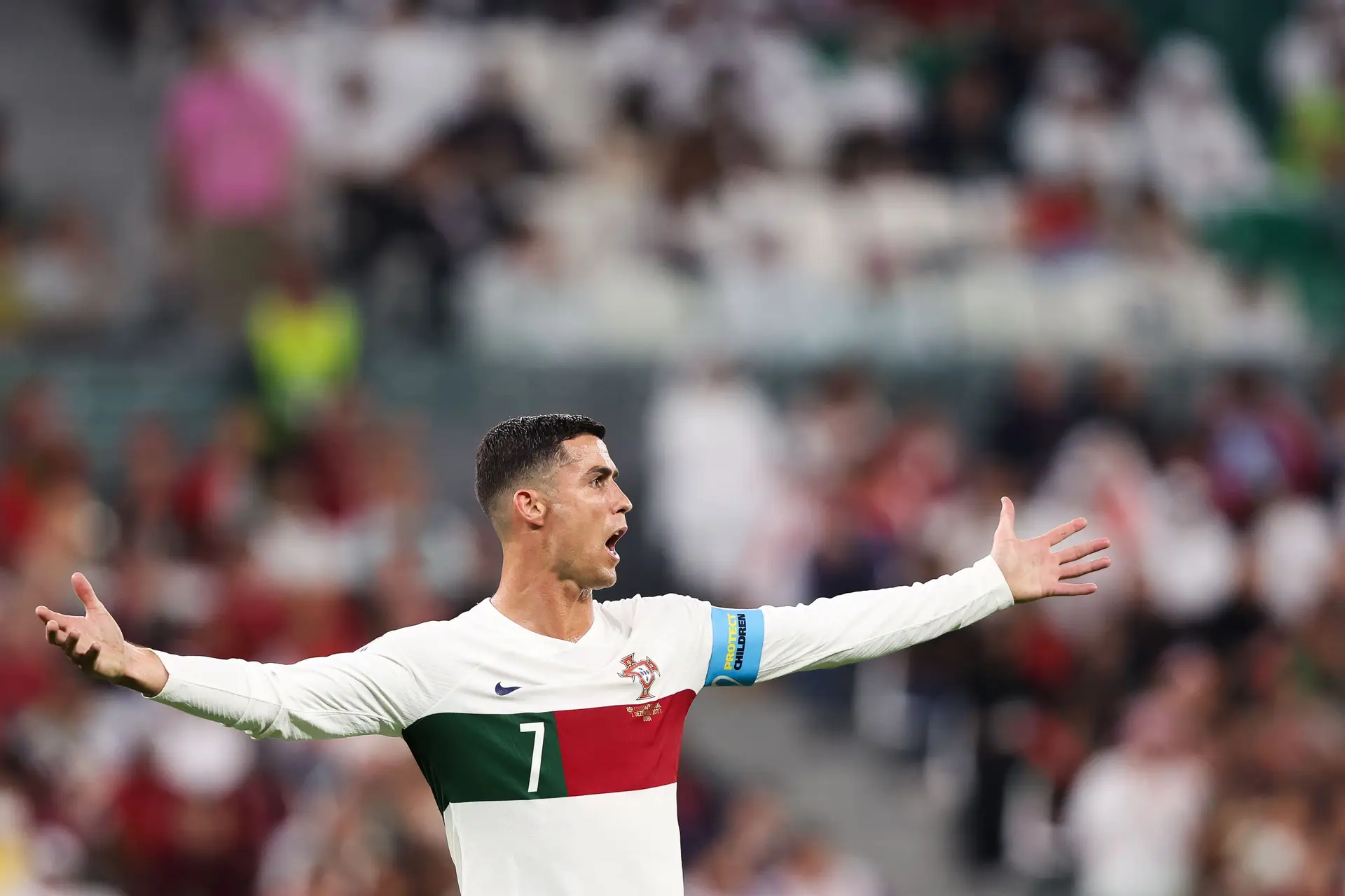 Cristiano Ronaldo explica palavras na substituição: “Um jogador da Coreia estava a dizer para eu sair rápido e mandei-o calar”