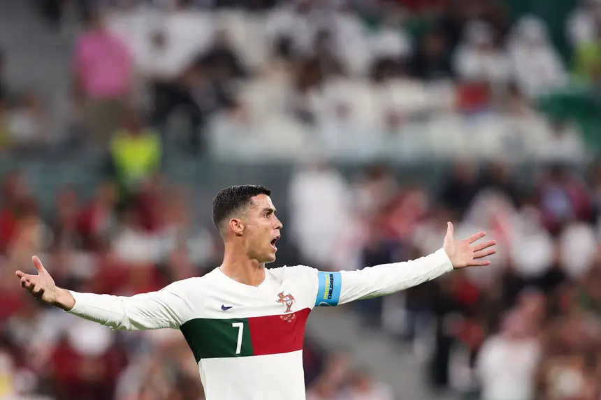 Ronaldo leva jovens para jogar futebol e aprender inglês nos EUA