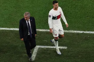 Fernando Santos e a reação de Ronaldo à substituição: “Já vi as imagens. Não gostei mesmo nada. Estes assuntos resolvem-se dentro de casa”