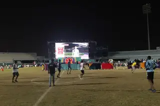 Onde anoitece de uma maneira diferente e ninguém quer ir - a história de duas fan zones opostas em Doha