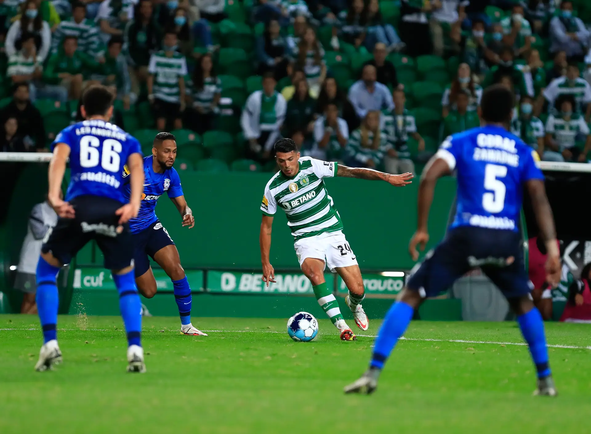 Bilhetes para as receções ao CS Marítimo e FC Porto - FC Famalicão