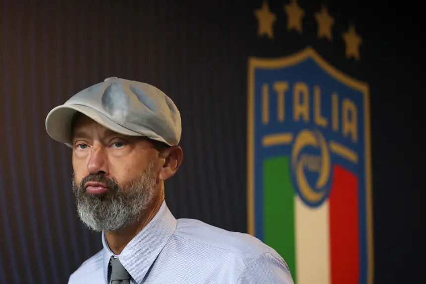 Treinos de futebol voltarão em maio na Itália, diz premiê
