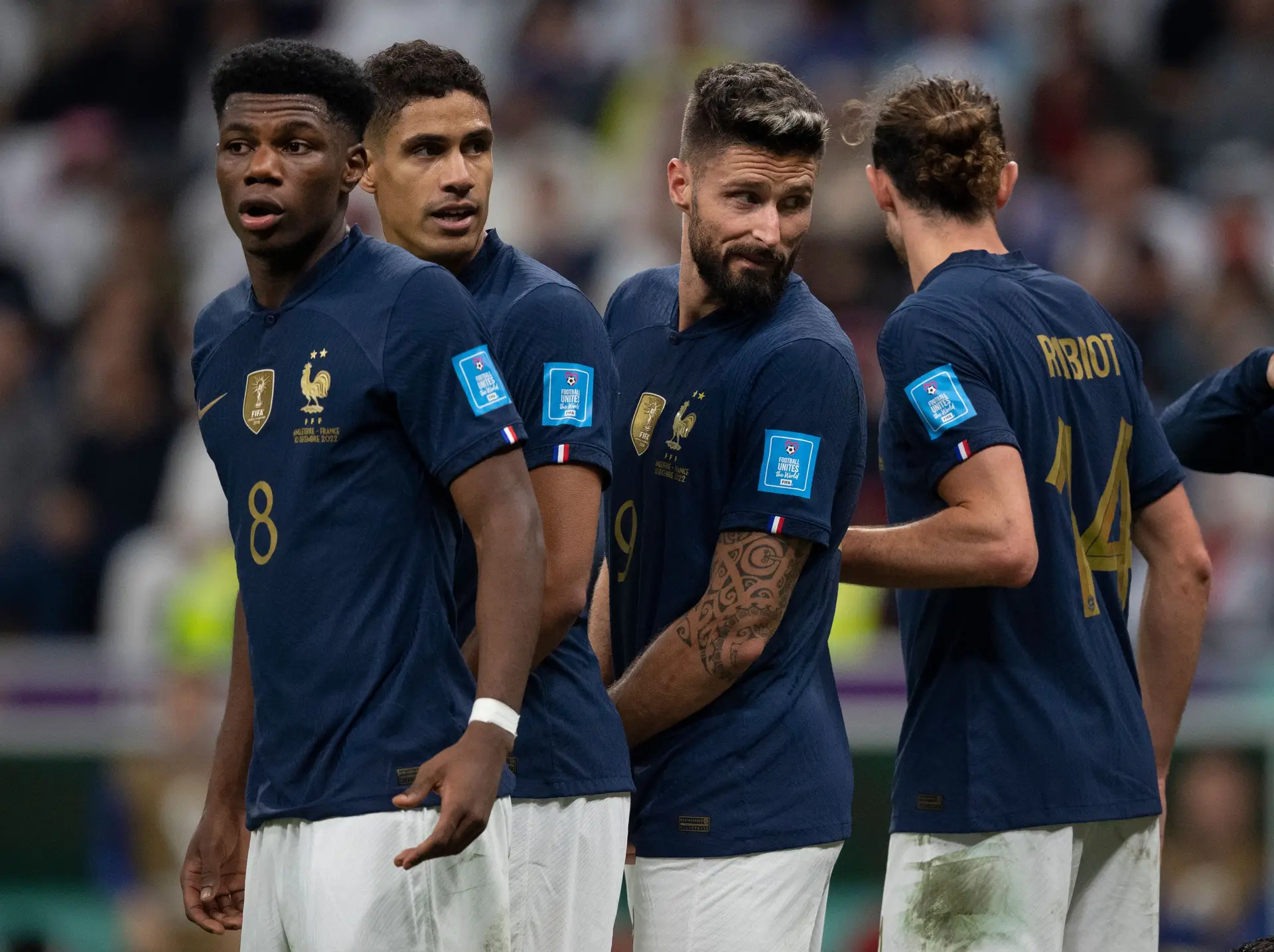 França isola jogadores com sintomas de gripe para impedir que a final do Mundial se torne uma visita de médico a favor da Argentina