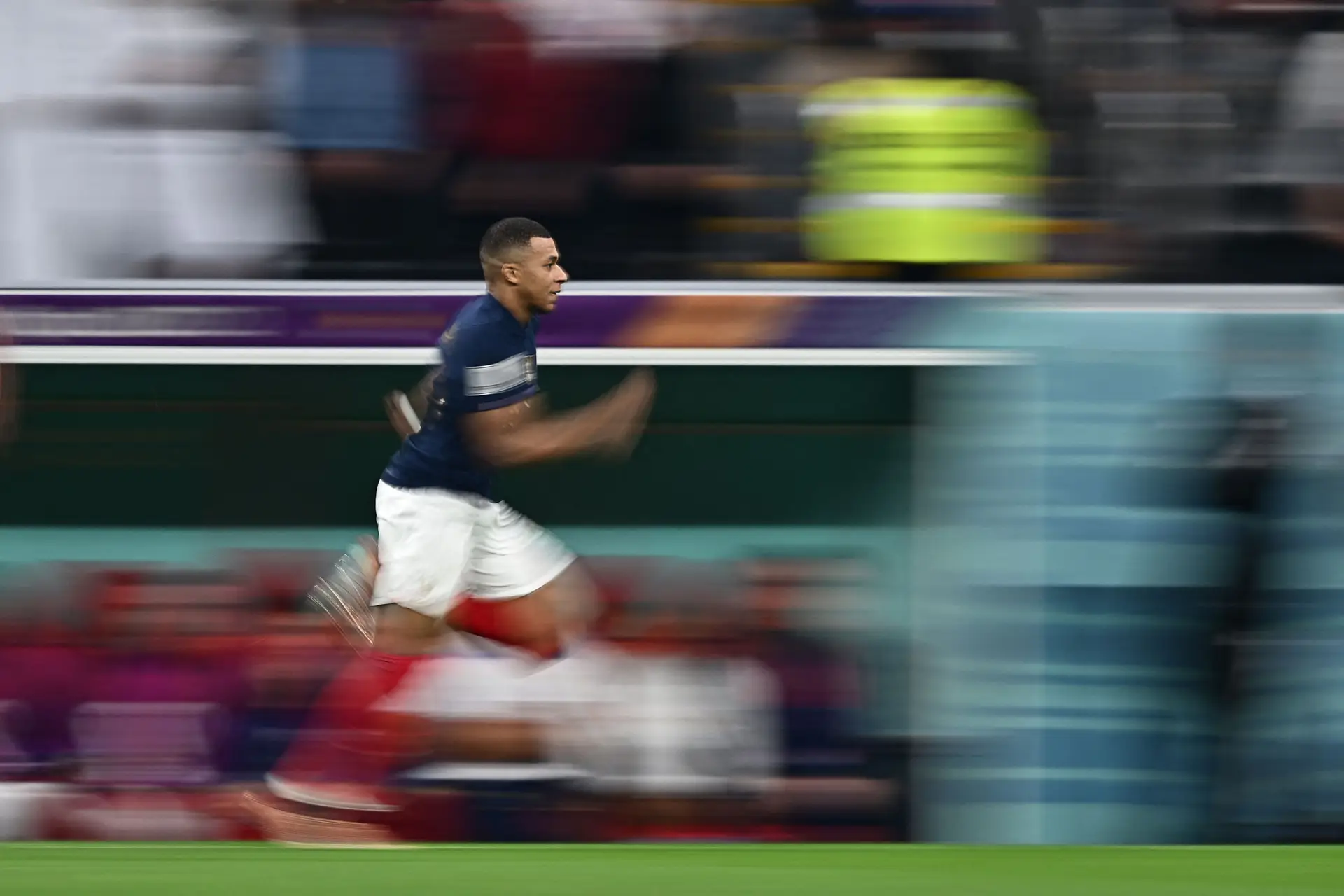 Mbappé, o “rapaz com muito sentido de humor” e “cheio de ambição” que aspira de novo ao trono Mundial após crescer com influência portuguesa
