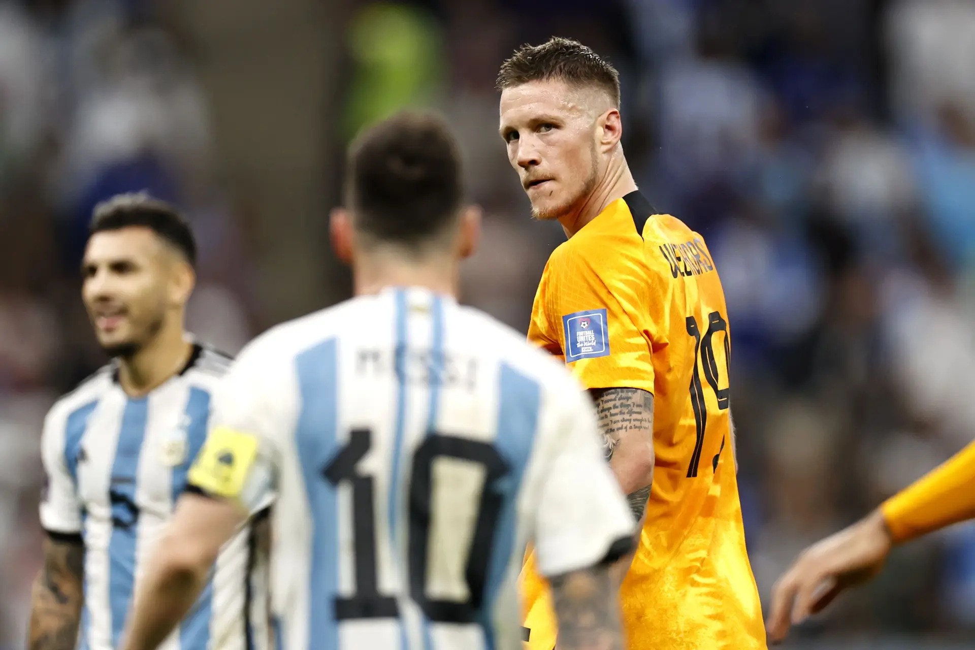 Weghorst, o alvo do “qué mirás, bobo?” de Messi, levou tudo a bem: “Encaro-o como um elogio, agora ele sabe o meu nome”