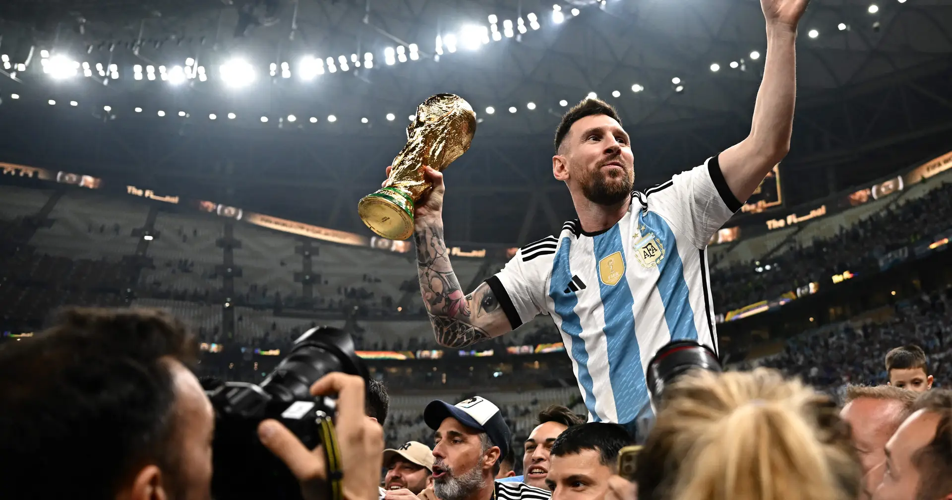 Campeão e melhor jogador, Messi encerra história pessoal nas Copas do Mundo