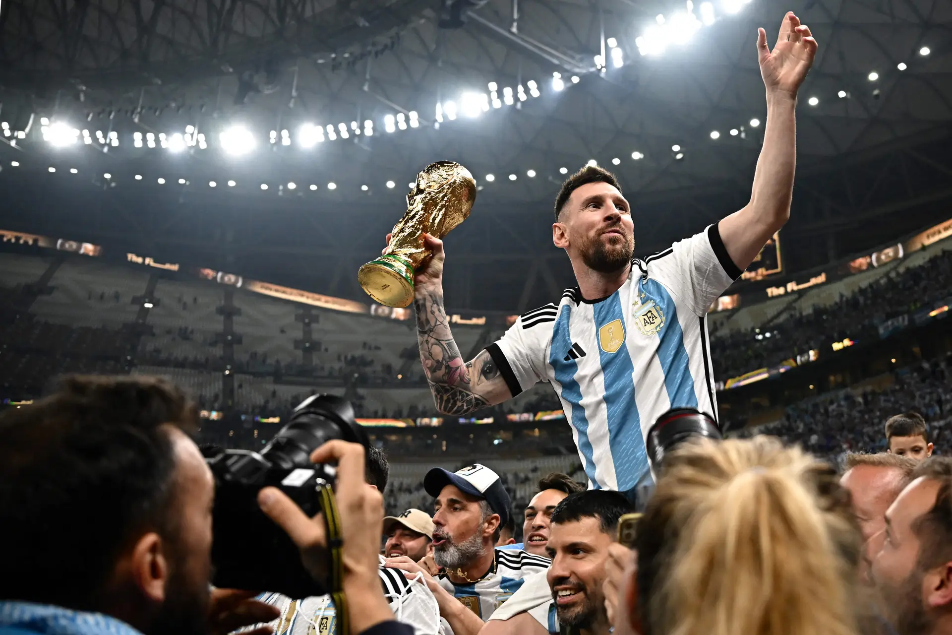 Título mundial com Argentina encerra debate sobre Messi e Cristiano Ronaldo