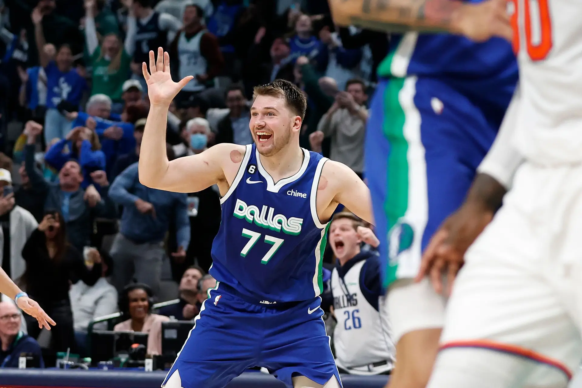 Resumo da NBA: Mavs vence jogo, mas perde Luka Doncic