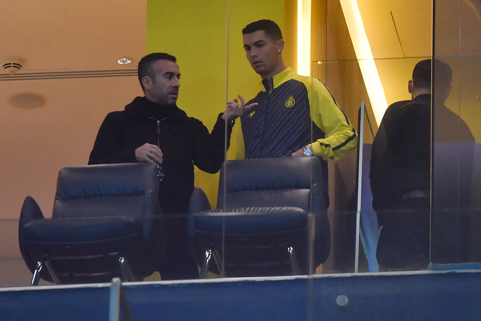 Com Cristiano Ronaldo nas bancadas a acenar, Talisca dá a vitória ao Al-Nassr contra Pepa