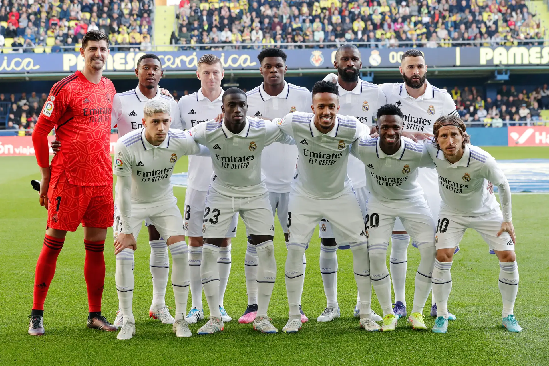 Jogo do Luton cancelado após Tom Lockyer desmaiar em campo