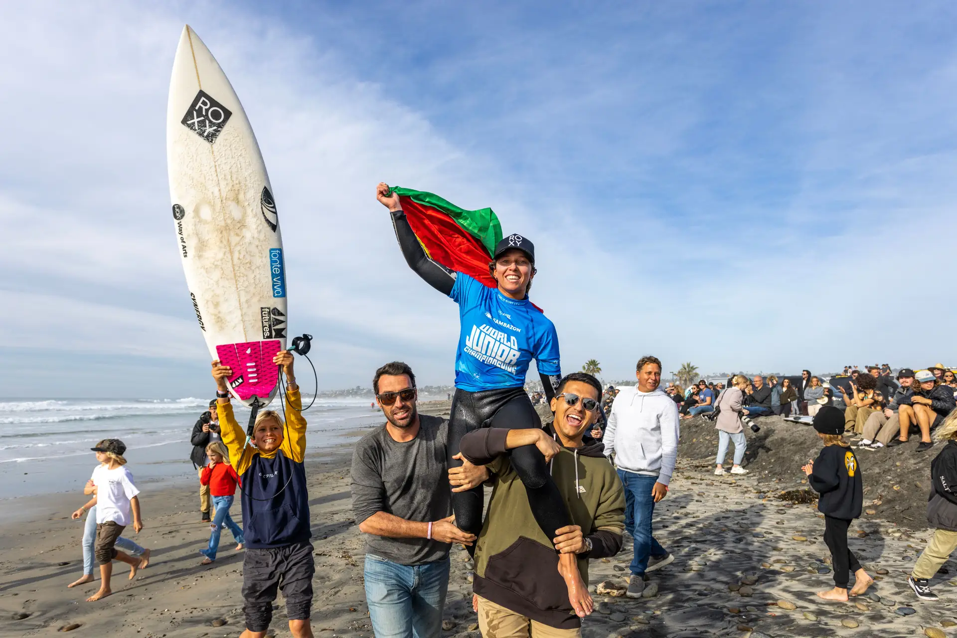 Francisca Veselko é campeã mundial júnior de surf. E parece estar com pressa: nem há ano e meio, ganhara o título nacional sénior e sub-18