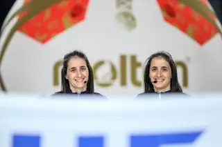 Gémeas e árbitras: eis Charlotte e Julie Bonaventura, a dupla que apitou um jogo de Portugal no Mundial de andebol