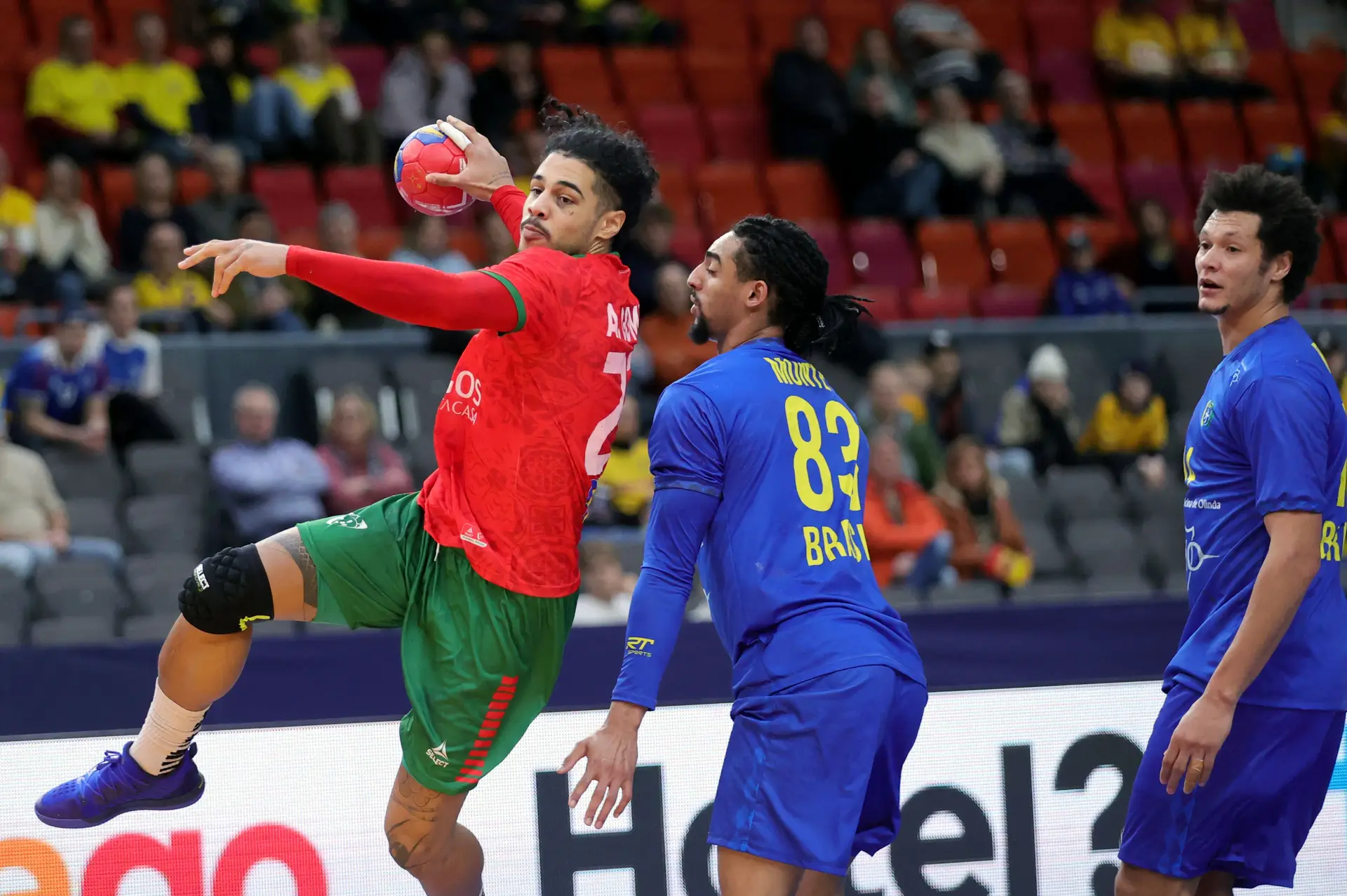 Futsal: Brasil nos oitavos com três triunfos em três jogos